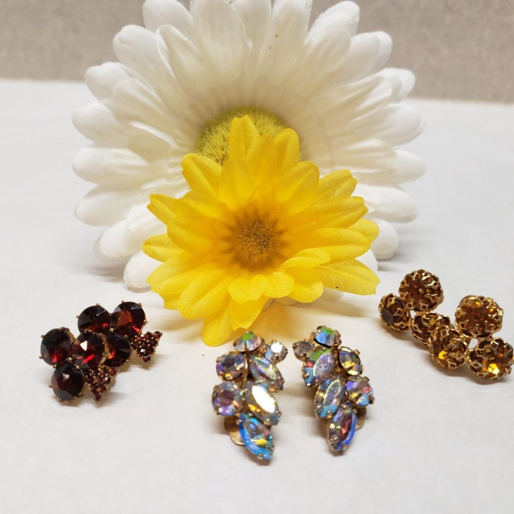 3 pairs of ❤ lovely vintage glass clipons earrings